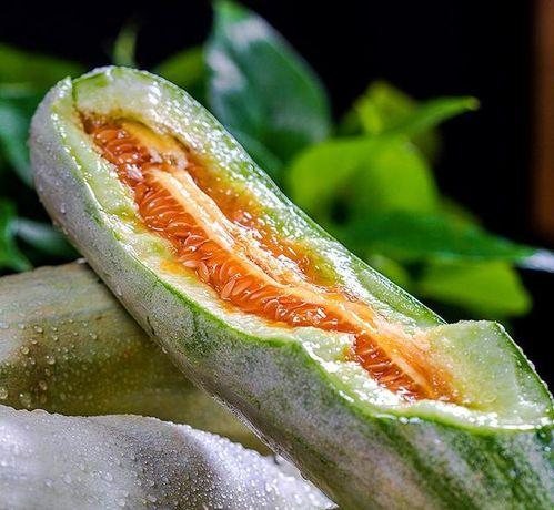 羊角蜜吃瓜,甜蜜滋味尽享夏日