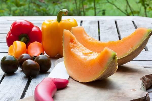 吃花生再吃哈密瓜