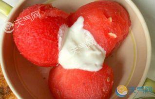 吃瓜后能吃酸奶吗,美味搭配新体验